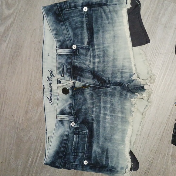 American Eagle Outfitters Pants - American eagle stretch sz 8 short shorts